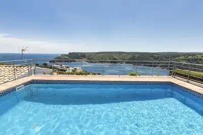 Image de Belle maison de vacances privée pour 6 personnes avec piscine, Tv, terrasse et vue panoramique