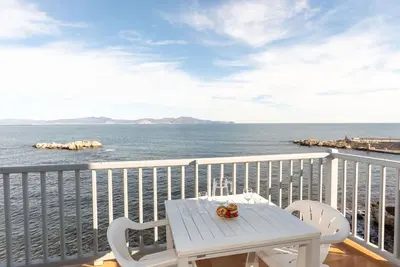 Image de Bel appartement pour 2 personnes avec Tv, balcon et vue panoramique
