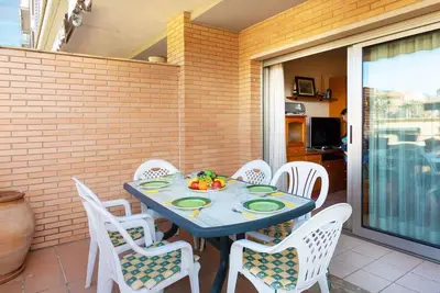 Image de Joli appartement pour 6 personnes avec piscine, Wifi, Tv et terrasse