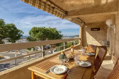 Image de Confortable appartement pour 4 personnes avec Wifi, climatisation, Tv et terrasse