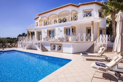 Image de Belle maison de vacances privée avec piscine privée, Wifi, Tv, terrasse et parking