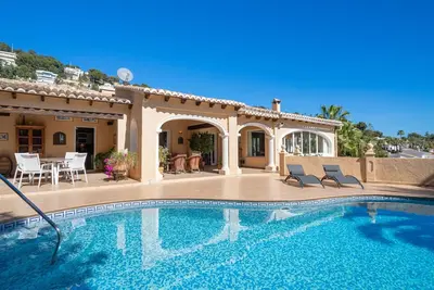 Image de Maison de vacances privée avec piscine privée, climatisation, Wifi, Tv, terrasse, parking