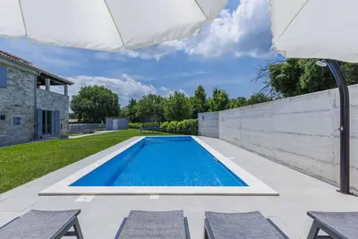Image de Maison de vacances privée avec piscine privée, climatisation, Wifi, bain à remous, Tv, terrasse