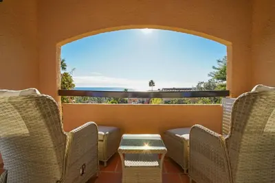 Image de Belle maison de vacances pour 6 personnes avec piscine, climatisation, Wifi, Tv, terrasse et parking