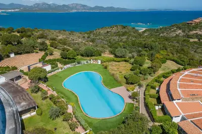 Image de Agréable appartement pour 4 personnes avec Wifi, piscine, climatisation, Tv et terrasse