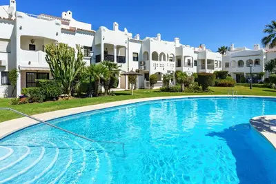Joli appartement pour 7 personnes avec piscine, Wifi, climatisation et terrasse