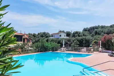 Image de Confortable appartement pour 6 personnes avec Wifi, piscine, Tv, terrasse et parking