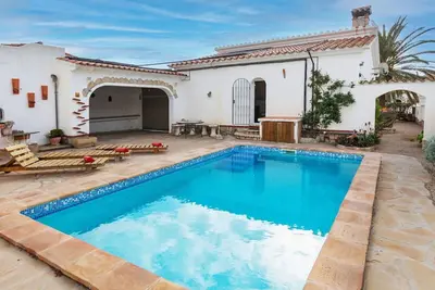 Image de Merveilleuse maison de vacances privée avec piscine privée, Wifi, Tv, patio et parking