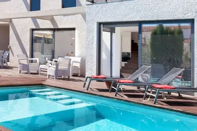 Image de Belle maison de vacances privée avec Wifi, piscine privée, climatisation, Tv, patio, parking