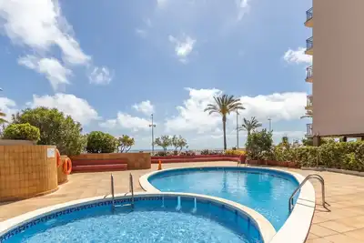 Image de Agréable appartement pour 6 personnes avec piscine, Tv et balcon