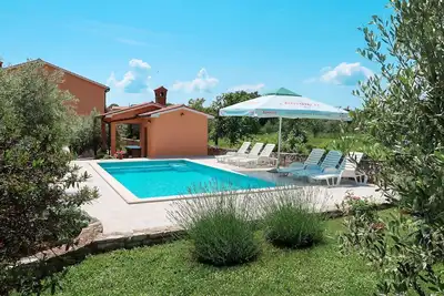 Image de Joli appartement pour 6 personnes avec piscine, Wifi, climatisation, Tv et terrasse