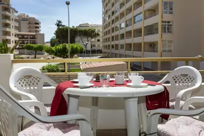 Image de Confortable appartement avec climatisation, Wifi, piscine, Tv, terrasse, animaux admis et parking