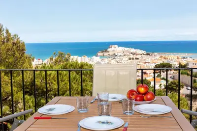 Confortable appartement pour 4 personnes avec climatisation, Wifi, Tv, terrasse et parking