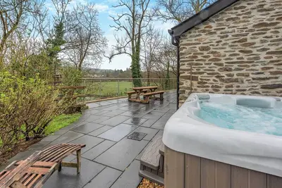 Image de 3 chambres à coucher à Llandysul