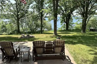 Image de Make memories at this Big Chetac Lake Cottage