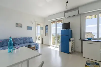 Image de Joli appartement pour 4 personnes avec Wifi, climatisation et balcon