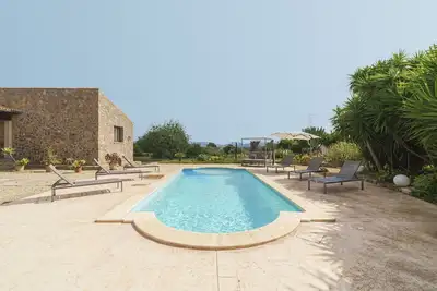 Image de Belle maison de vacances privée avec Wifi, piscine privée, Tv, patio, vue panoramique et parking