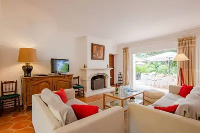 Image de Magnifique maison de vacances privée avec climatisation, Wifi, Tv, terrasse, animaux admis, parking