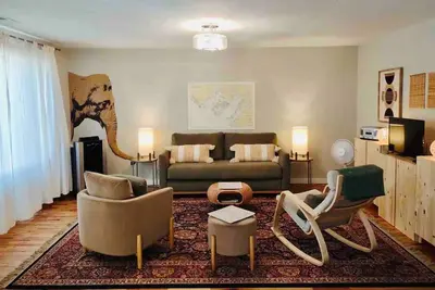 Image de Peaceful, newly renovated home away from home