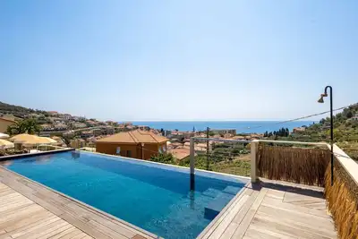 Image de Joli appartement pour 4 personnes avec Wifi, piscine, climatisation, Tv, terrasse et parking