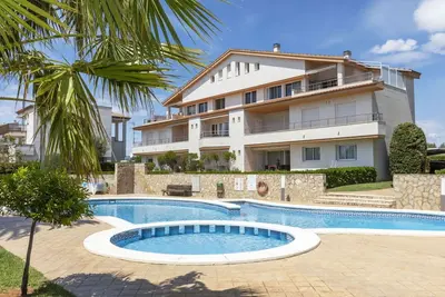 Image de Agréable appartement avec Wifi, climatisation, piscine, Tv, patio, animaux admis et parking