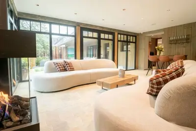 Image de Belle maison de vacances privée pour 12 personnes avec Wifi, Tv, patio et parking