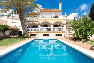 Image de Belle maison de vacances privée avec climatisation, Wifi, piscine privée, Tv et patio