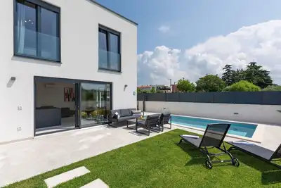 Image de Merveilleuse maison de vacances avec Wifi, climatisation, piscine privée, Tv et terrasse