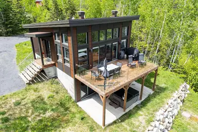 Image de Luxury House with Breathtaking River Views: Hot Tub & Stargazing Perfect Getaway
