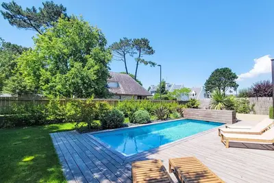 Image de Merveilleuse maison de vacances privée pour 10 personnes avec piscine privée, Wifi, Tv et parking