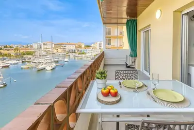 Image de Joli appartement pour 2 personnes avec climatisation, Tv et terrasse