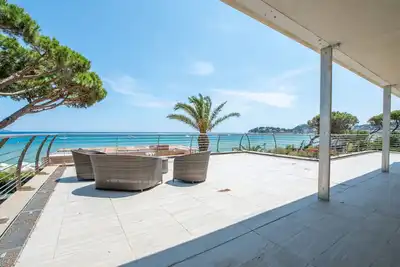 Image de Belle maison de vacances privée pour 9 personnes avec Wifi, climatisation, Tv, terrasse et parking