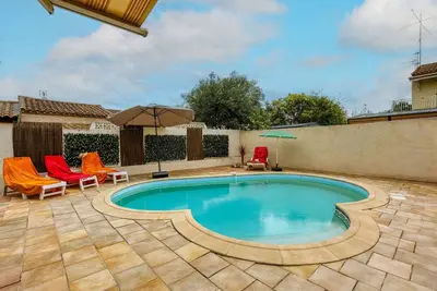 Image de Belle maison de vacances avec piscine privée, climatisation, Wifi, Tv, terrasse et parking