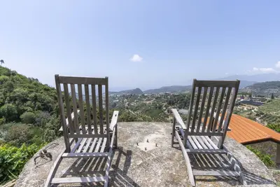 Image de Belle maison de vacances privée avec Wifi, terrasse, animaux admis, vue panoramique et parking