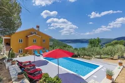 Image de Belle maison de vacances avec Wifi, climatisation, piscine privée, Tv, terrasse et animaux admis