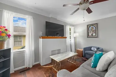 Image de Bo’s Urban Farm House.