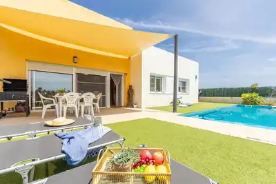 Image de Maison de vacances privée avec piscine privée, climatisation, Wifi, Tv, patio, vue panoramique