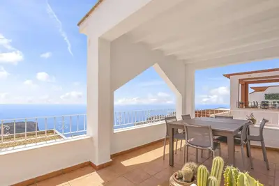Image de Joli appartement avec climatisation, Wifi, piscine, Tv, terrasse, vue panoramique et parking