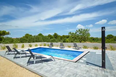 Image de Maison de vacances privée avec Wifi, climatisation, piscine privée, bain à remous, Tv, terrasse
