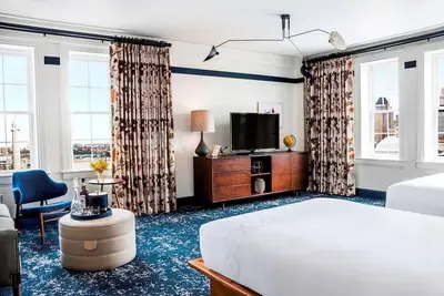 Image de Cozy Up in Baltimore: Artistic Boutique Hotel with Karaoke Rooms & Valet Parking