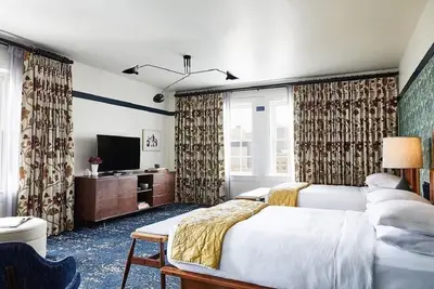 Image de Mount Vernon Gem: Boutique Rooms & Rooftop Views - Heart of Baltimore