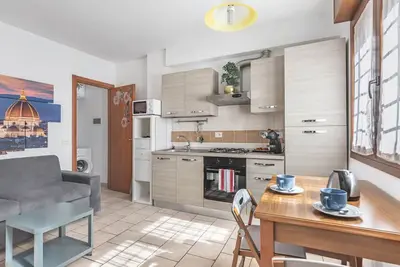Image de Modern 35 sqm apartment, for up to 4 people, located on the ground floor of a building (one step at the entrance). The property is located in a quiet area, with all the main services and well connected to the centre. Nearby it is possible to fine the Pa