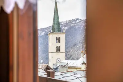 Image de Studio 'Monolocale A Valtournenche' avec vue sur les montagnes, jardin partagé et Wi-Fi