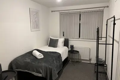 Image de 1Bed House with Driveway