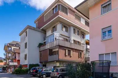 Image de Bel appartement pour 5 personnes avec climatisation, Wifi, Tv, balcon et parking