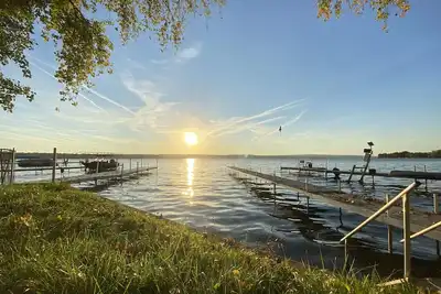 Image de Newly Renovated Lake Cottage - available for the very first season!