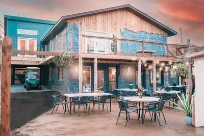 Image de Pickleball Cafe & Micro Hotel