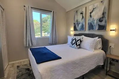 Serene Vineyard Cottage Escape