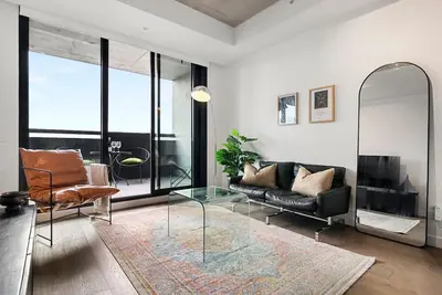 Image de Modern, Industrial Hideaway