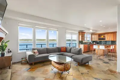 Image de Luxury Beachfront Retreat w/ Hot Tub, Fireplaces, Patio, Easy Beach Access